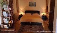 3 apartmana u Igalu, alloggi privati a Igalo, Montenegro